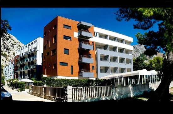 HOTEL PLAŽA OMIŠ