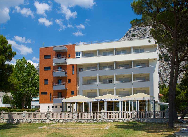 HOTEL PLAŽA OMIŠ
